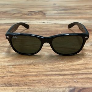 Ray-Ban 2132 New Wayfarer Classic 901 55-18